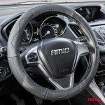 ΚΑΛΥΜΜΑ ΤΙΜΟΝΙΟΥ ΑΠΟ ΤΕΧΝΟΔΕΡΜΑ 41-43CM SWC-49-XL ΣΕ ΜΑΥΡΟ ΧΡΩΜΑ ΜΕ ΜΑΥΡΕΣ ΡΑΦΕΣ AMIO - 1 ΤΕΜ. Διάμετρος 41-43 cm