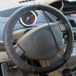 ΡΑΦΤΟ ΚΑΛΥΜΜΑ ΤΙΜΟΝΙΟΥ STANDARD 39-41 cm (ΜΑΥΡΟ/ΜΑΥΡΕΣ ΡΑΦΕΣ/ΔΕΡΜΑΤΙΝΗ) Ραφτά καλύμματα τιμονιού