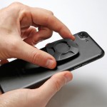 Αυτοκόλλητος Αντάπτορας Κινητού της σειράς Optiline Universal Εφαρμογής σε Μαύρο Χρώμα με διαστάσεις 39 x 46,5 mm, συμβατός με Βάσεις Στήριξης Κινητού Optiline για Μηχανή με σύστημα Duolock Θήκες και Αντάπτορες Κινητού και Action Camera