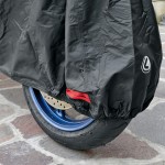 ΚΟΥΚΟΥΛΑ ΜΗΧΑΝΗΣ ΜΕ ΖΕΛΑΤΙΝΗ (ΑΝΕΜΟΘΡΑΥΣΤΗ) ΚΑΙ ΜΠΑΓΚΑΖΙΕΡΑ COVERLUX PLUS (L) 229 Χ 99 Χ 138 cm Κουκούλες Μηχανής