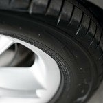 KIT ΑΝΑΝΕΩΣΗΣ ΚΑΙ ΠΡΟΣΤΑΣΙΑΣ ΕΛΑΣΤΙΚΩΝ ΣΕ ΜΑΥΡΟ ΧΡΩΜΑ QUIXX 75ml Χημικά Επισκευής