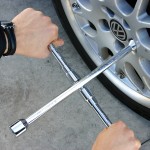 ΣΠΑΣΤΟΣ ΣΤΑΥΡΟΣ ΓΙΑ ΜΠΟΥΛΟΝΙΑ Εργαλεία Αλλαγής-Επισκευής Τροχών και Κομπρεσέρ Αέρα